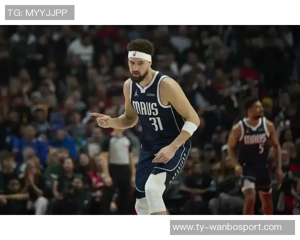 克莱上半场状态低迷仅得5分三分球命中率惨淡