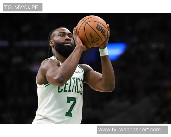 杰伦布朗称赞米诺特表现出色期待其在稳定性上持续进步