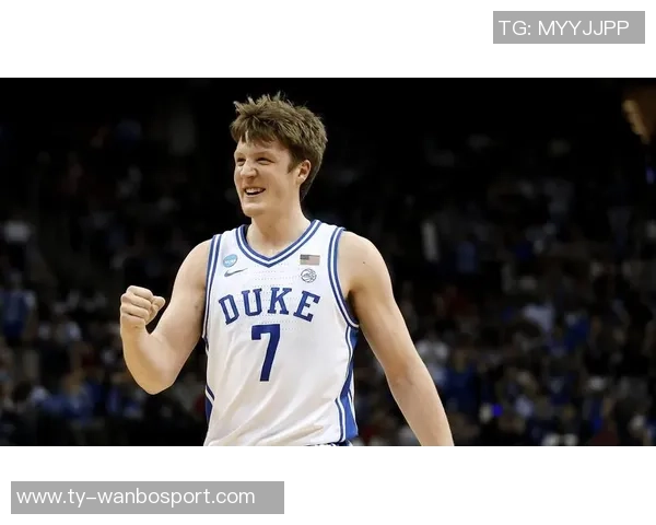 卢指导称赞布朗三分球表现称其为伟大球员应有的风范